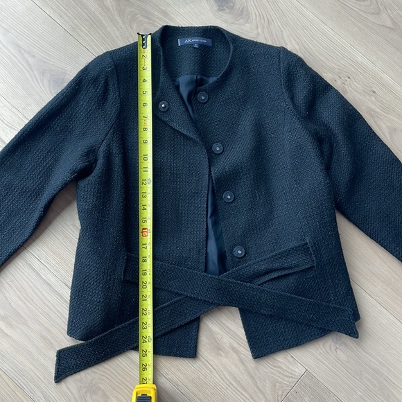 ANNE KLEIN black belted boucle snap on blazer - Picture 10 of 11